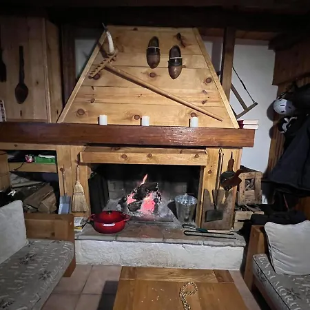 Chalet Typique Des Pyrenees Boutx