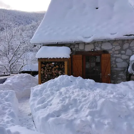Typique Des Pyrénées Chalet *