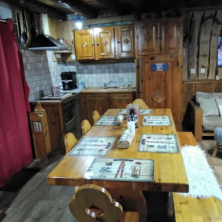 Typique Des Pyrénées Chalet Boutx