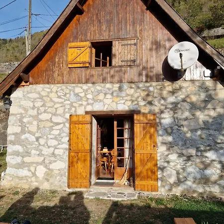 Typique Des Pyrénées Chalet *